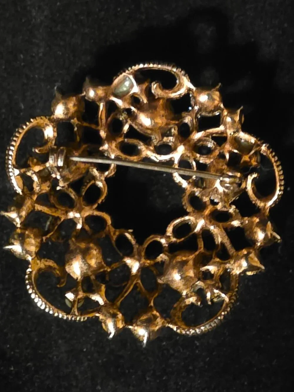 Vintage Gold Tone Filigree Purple Rhinestone/Faux Pearl Brooch